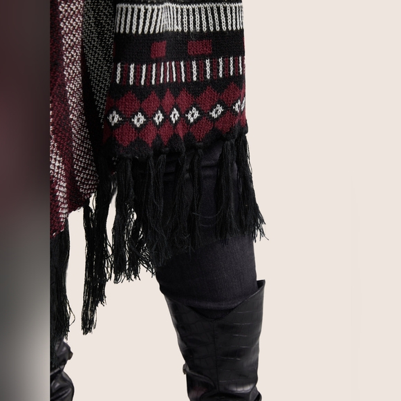 NEW NWT Bloomchic Plus Size Black Bandana Print Fringe Trim Maxi Cardigan  3X - Picture 8 of 12